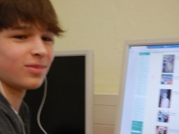 1 Reporter Fionn arbeitet